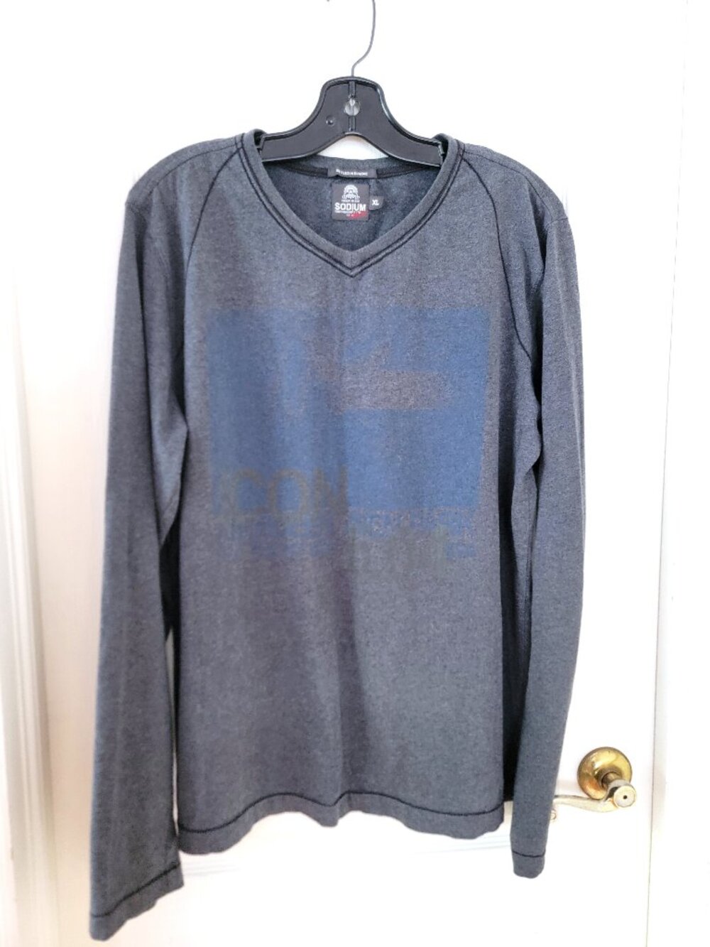 SODIUM V NECK TOP